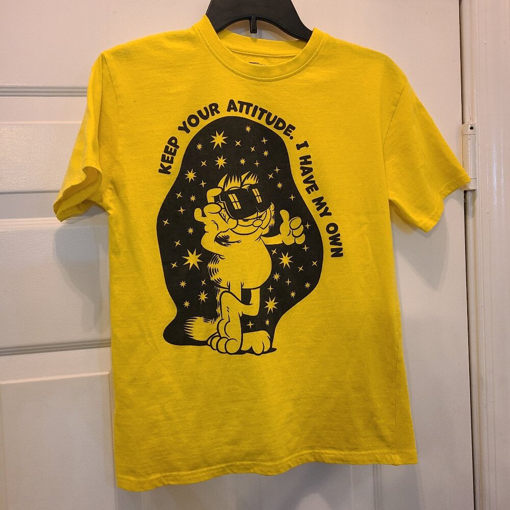 Garfield Keep your attitude I have my own T-Shirt Youth Size Medium Yellow Color
